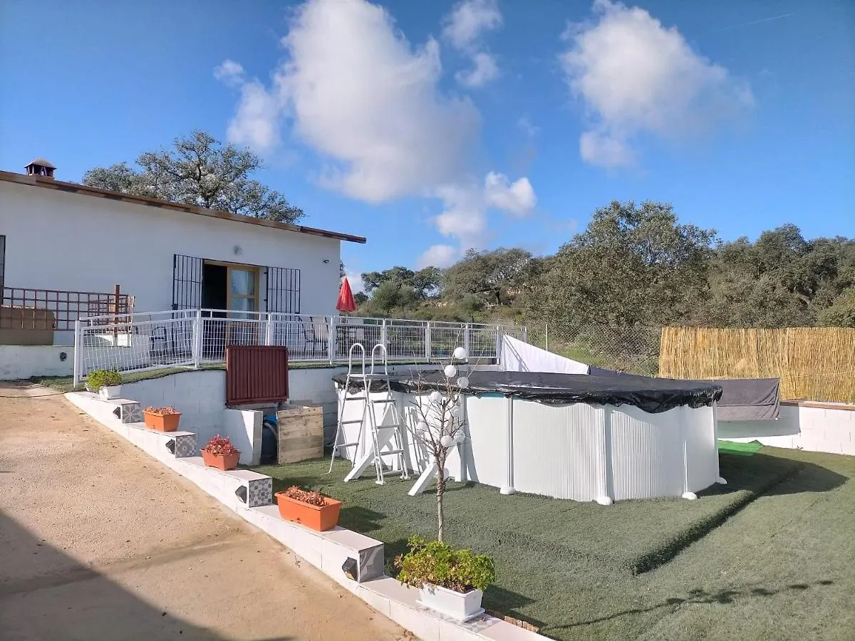 Casa de Férias Villa Saudade, Casa Entre Encinas El Castillo de las Guardas